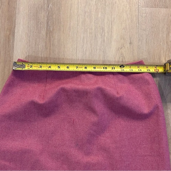 Pink wool blend Barbie color skirt - Picture 3 of 5